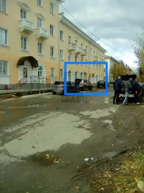 Торговая площадь в Свердловская область, Серов ул. Гагарина, 29 (229 ... - Фото 1