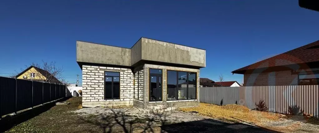 Дом в Крым, Сакский район, с. Уютное, Прибой СПК ул. Каштановая, 36 ... - Фото 0