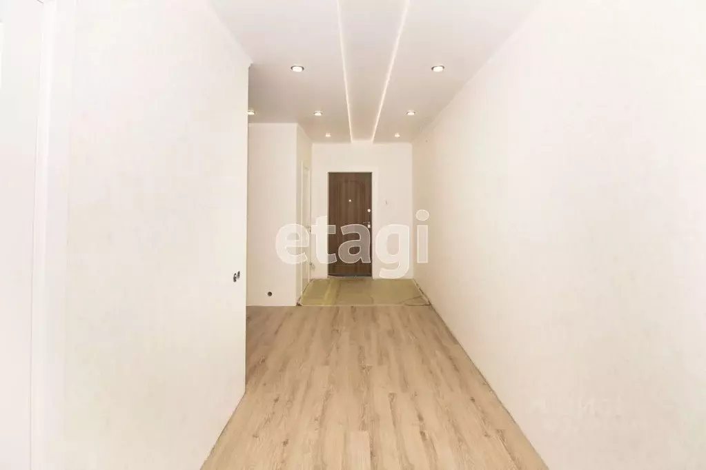 2-к кв. Тюменская область, Тюмень ул. Тимофея Чаркова, 81к2 (74.7 м) - Фото 1