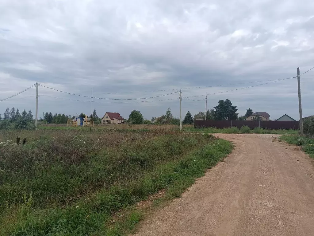 Участок в Новгородская область, Шимское городское поселение, д. Бор ... - Фото 0