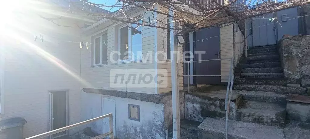 Дом в Краснодарский край, Туапсе ул. Говорова, 25 (92 м) - Фото 2