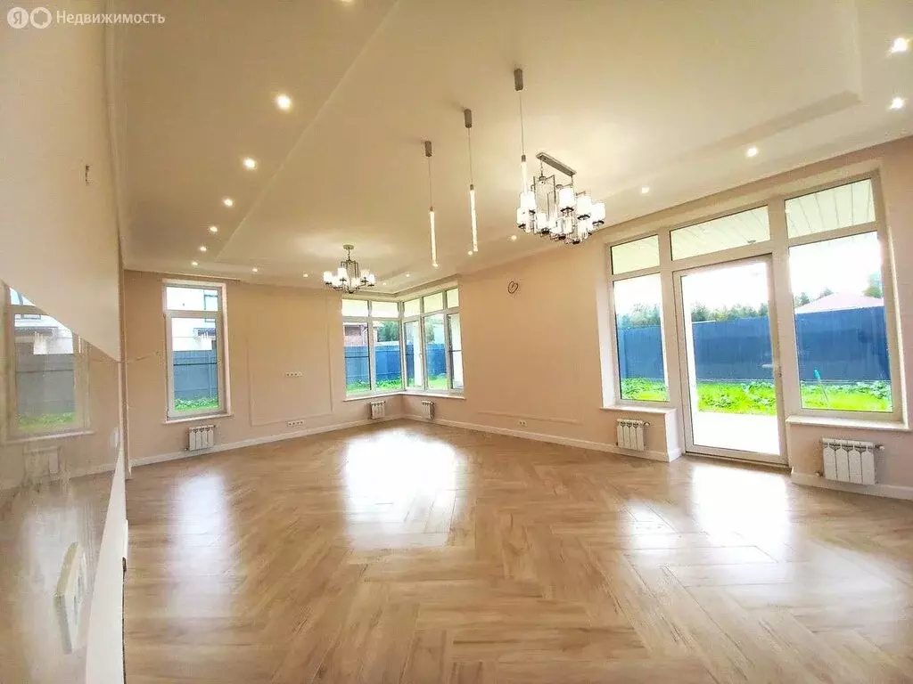 Дом в посёлок Берёзовый, Новотитаровская улица, 1 (220 м) - Фото 2