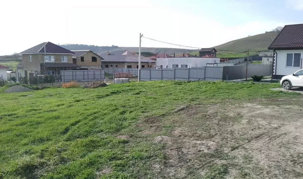 Участок в Крым, Симферопольский район, Перовское с/пос, с. Молочное ... - Фото 1