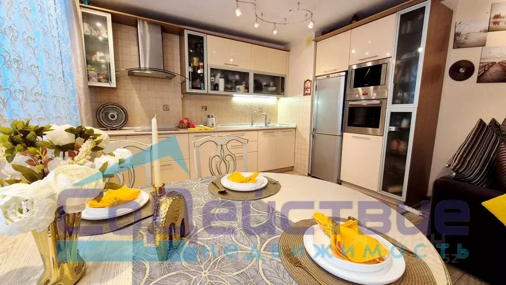 3-к кв. Омская область, Омск Заозерный мкр, ул. Сергея Тюленина, 14 ... - Фото 1