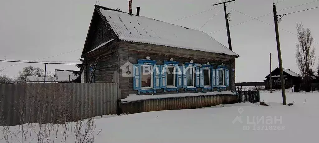 Дом в Саратовская область, Балаковский район, Быково-Отрогское ... - Фото 1
