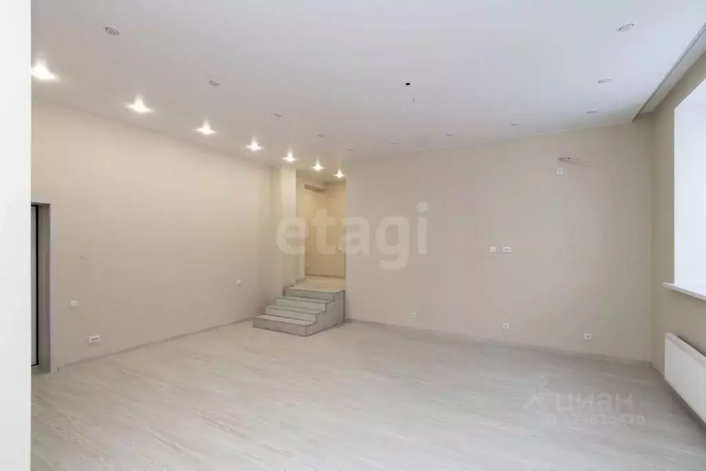 2-к кв. Тюменская область, Тюмень ул. Республики, 204к11 (86.9 м) - Фото 1