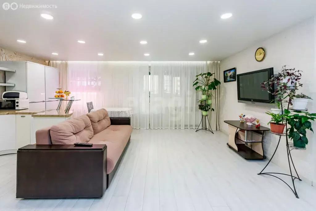 2-комнатная квартира: Тюмень, улица Самарцева, 3А (75.2 м) - Фото 1