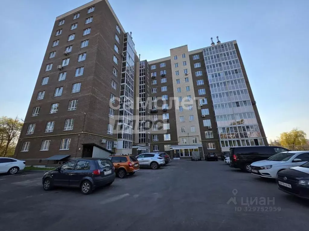 2-к кв. Курская область, Курск ул. Энгельса, 142А (61.6 м) - Фото 1