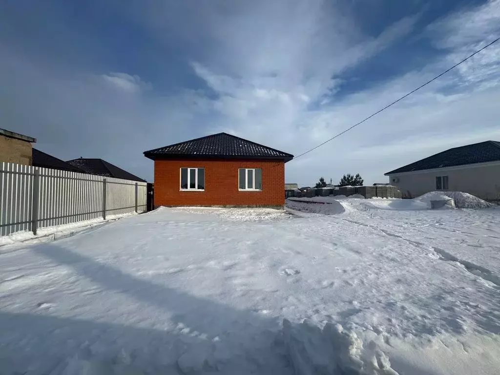 Дом в Оренбургская область, Оренбургский район, Южноуральский ... - Фото 1