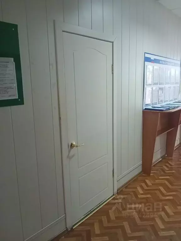 Помещение свободного назначения в Омская область, Нововаршавка рп ул. ... - Фото 1