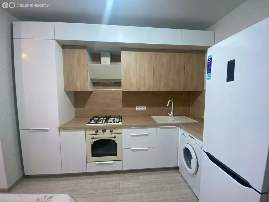 1-комнатная квартира: Владикавказ, улица Курсантов-Кировцев, 29 (40 м) - Фото 0