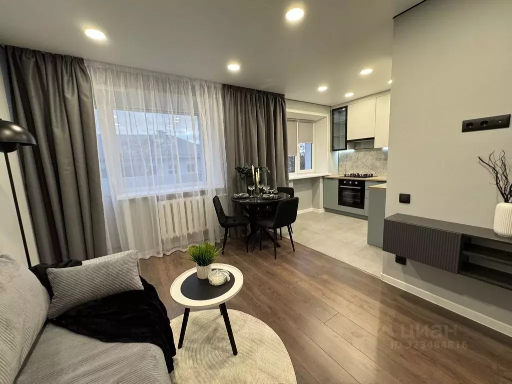 3-к кв. Кировская область, Киров ул. Воровского, 48Б (56.6 м) - Фото 2