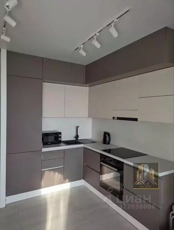 1-к кв. Татарстан, Казань ул. Аметьевская магистраль, 18к2 (45.0 м) - Фото 1