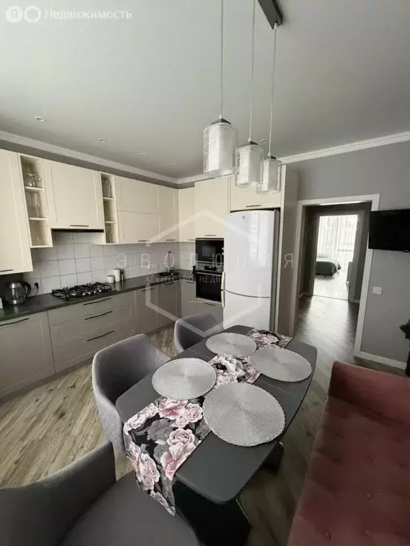 2-комнатная квартира: Калининград, Мирная улица, 6 (62.1 м) - Фото 1