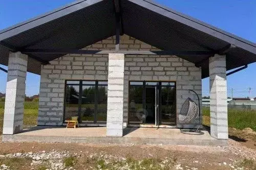 Дом в Новгородская область, Новгородский район, Ракомское с/пос, д. ... - Фото 1