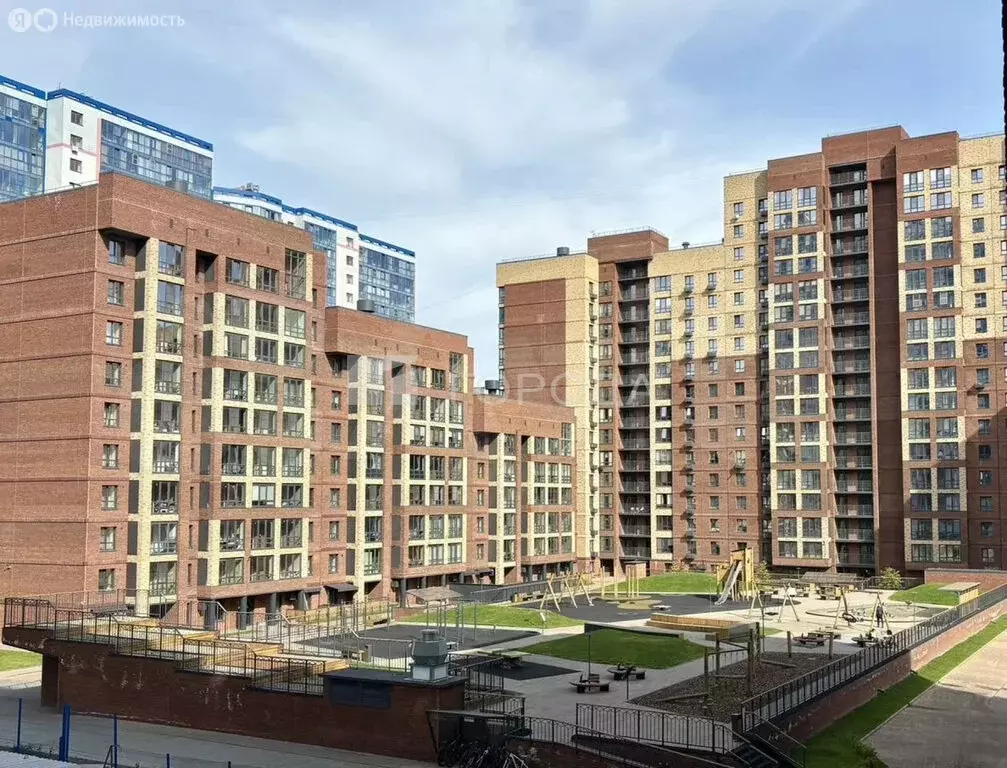 3-комнатная квартира: Барнаул, Пролетарская улица, 151 (85 м) - Фото 1