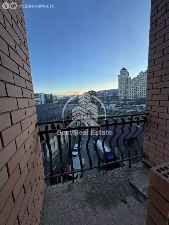 1-комнатная квартира: Махачкала, улица Даниялова, 120А (50 м) - Фото 1