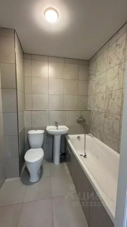 2-к кв. Оренбургская область, Оренбург ул. Юркина, 6 (62.0 м) - Фото 1