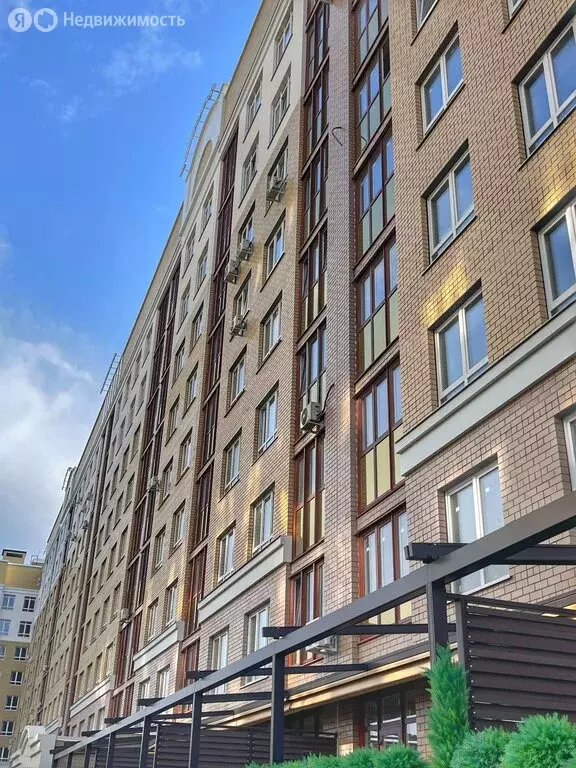 3-комнатная квартира: Брянск, улица Ульянова, 24 (80.18 м) - Фото 1