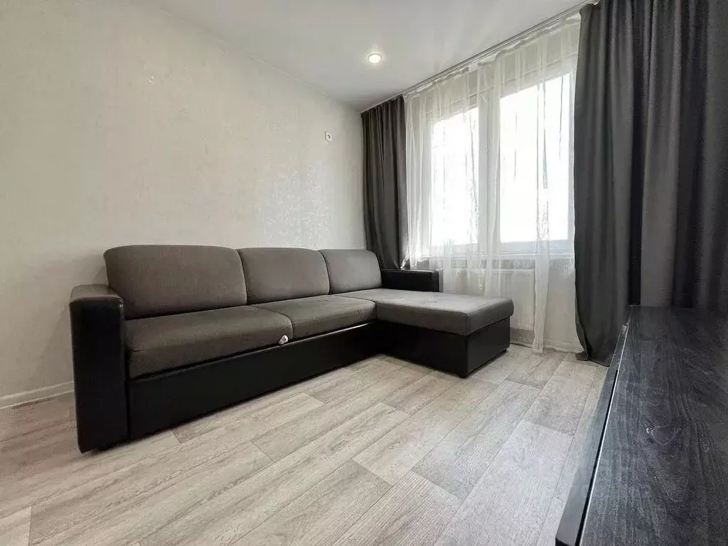 1-к кв. Татарстан, Казань ул. Александра Курынова, 4к4 (35.0 м) - Фото 1