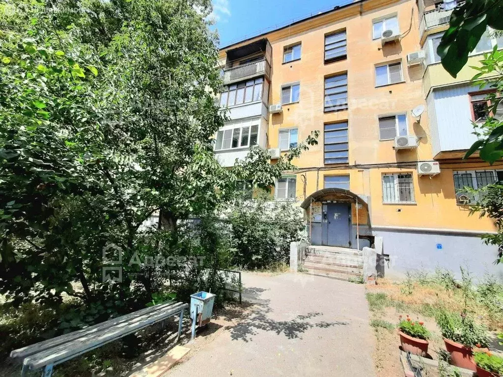 3-комнатная квартира: Волгоград, улица Пархоменко, 64 (53.3 м) - Фото 0
