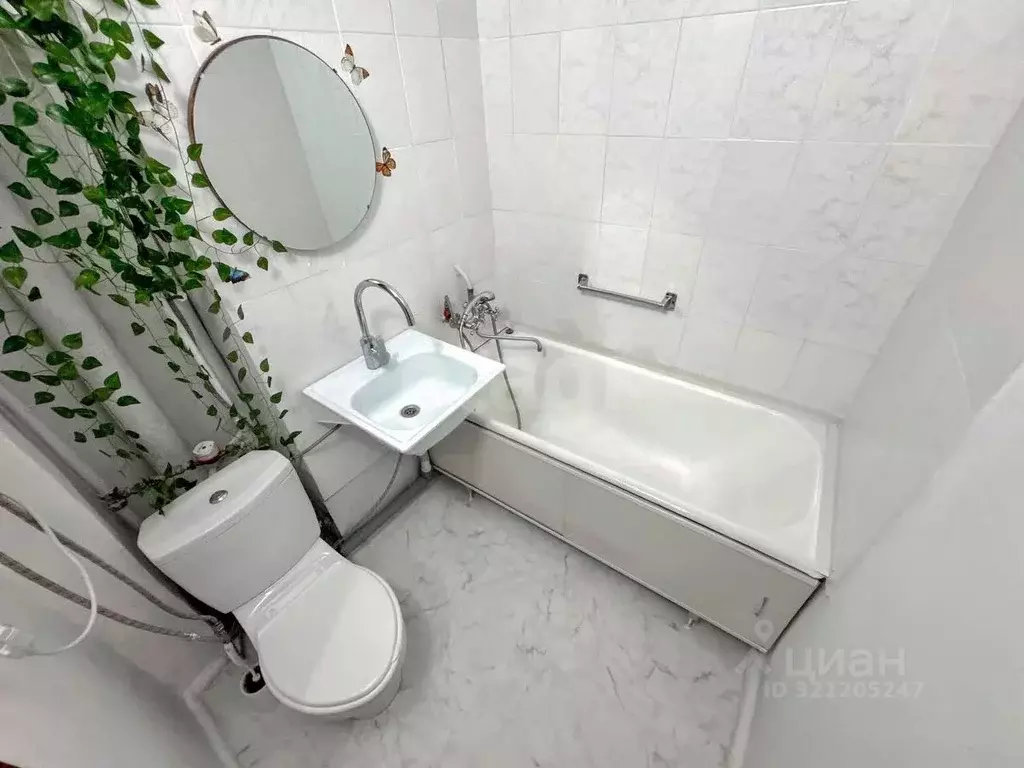 2-к кв. Приморский край, Артем ул. Ленина, 3 (44.0 м) - Фото 0