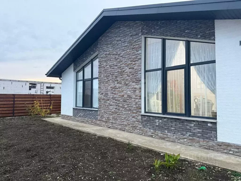 Дом в Крым, Феодосия ул. Е.М. Фомина (119 м) - Фото 1