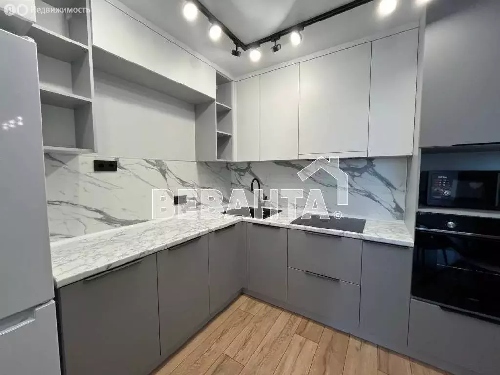 1-комнатная квартира: Тюмень, улица Новосёлов, 109 (37 м) - Фото 0