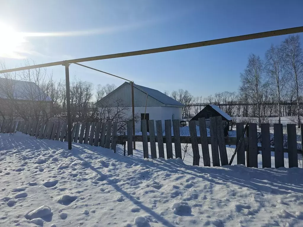 Дом в Башкортостан, Стерлитамакский район, с. Буриказганово ул. ... - Фото 1