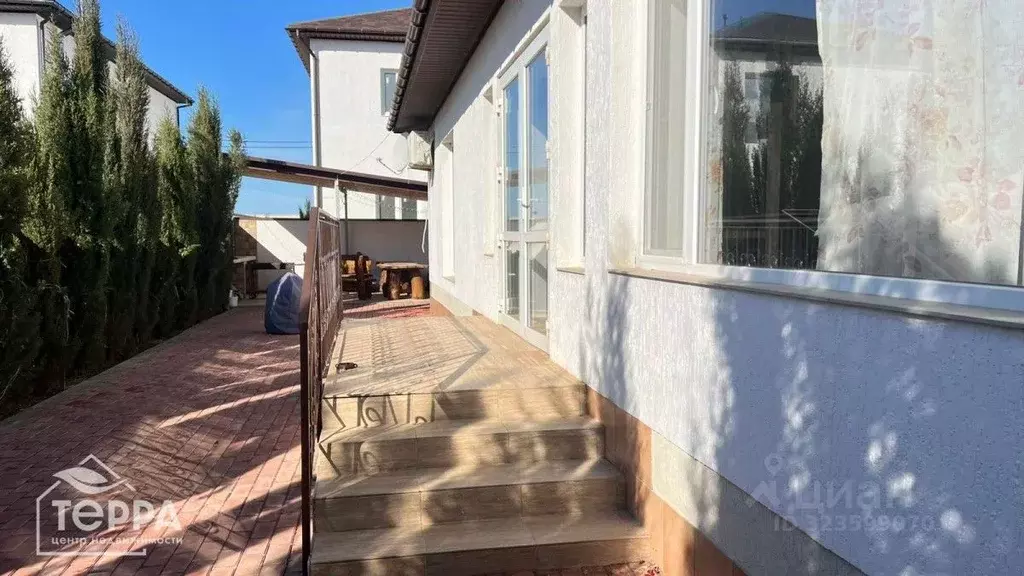 Дом в Крым, Евпатория городской округ, Заозерное пгт ул. Аллея Дружбы, ... - Фото 2