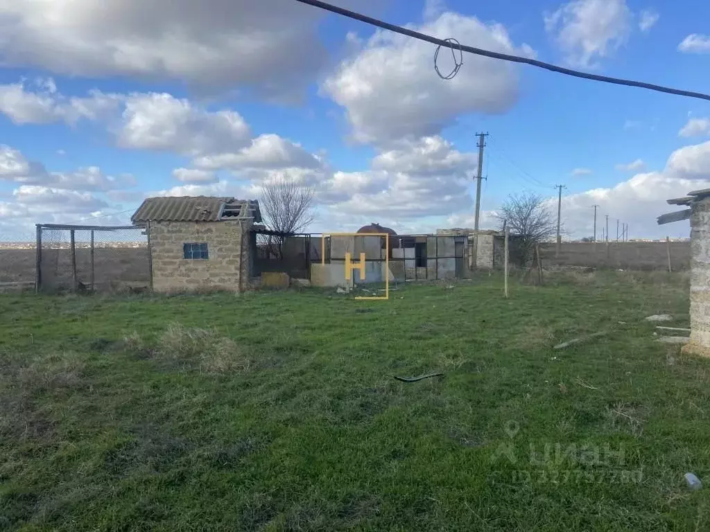 Участок в Крым, Сакский район, Суворовское с/пос, с. Лиманное  (400.0 ... - Фото 2