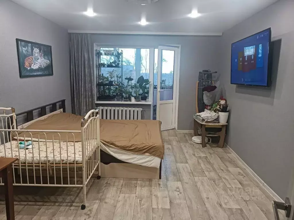 3-к кв. Крым, Кировский район, с. Яркое Поле ул. Спортивная, 15 (66.0 ... - Фото 1