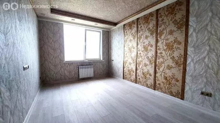 2-комнатная квартира: Евпатория, проспект Ленина, 68к42 (57 м) - Фото 2