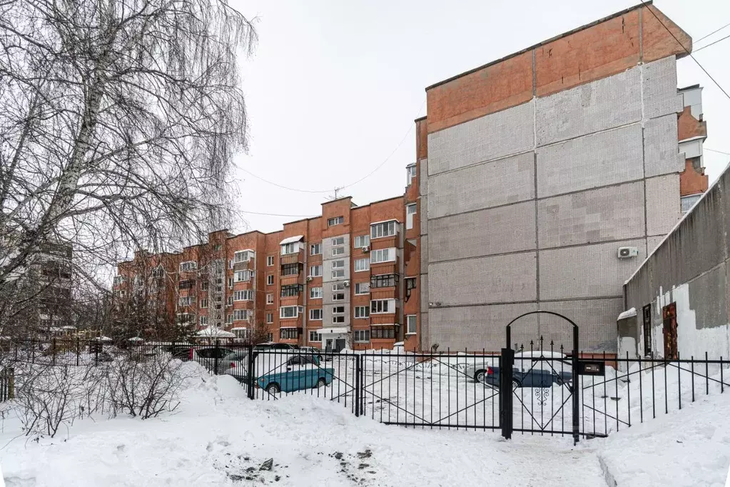 3-к кв. Омская область, Омск просп. Королева, 14/3 (65.0 м) - Фото 2