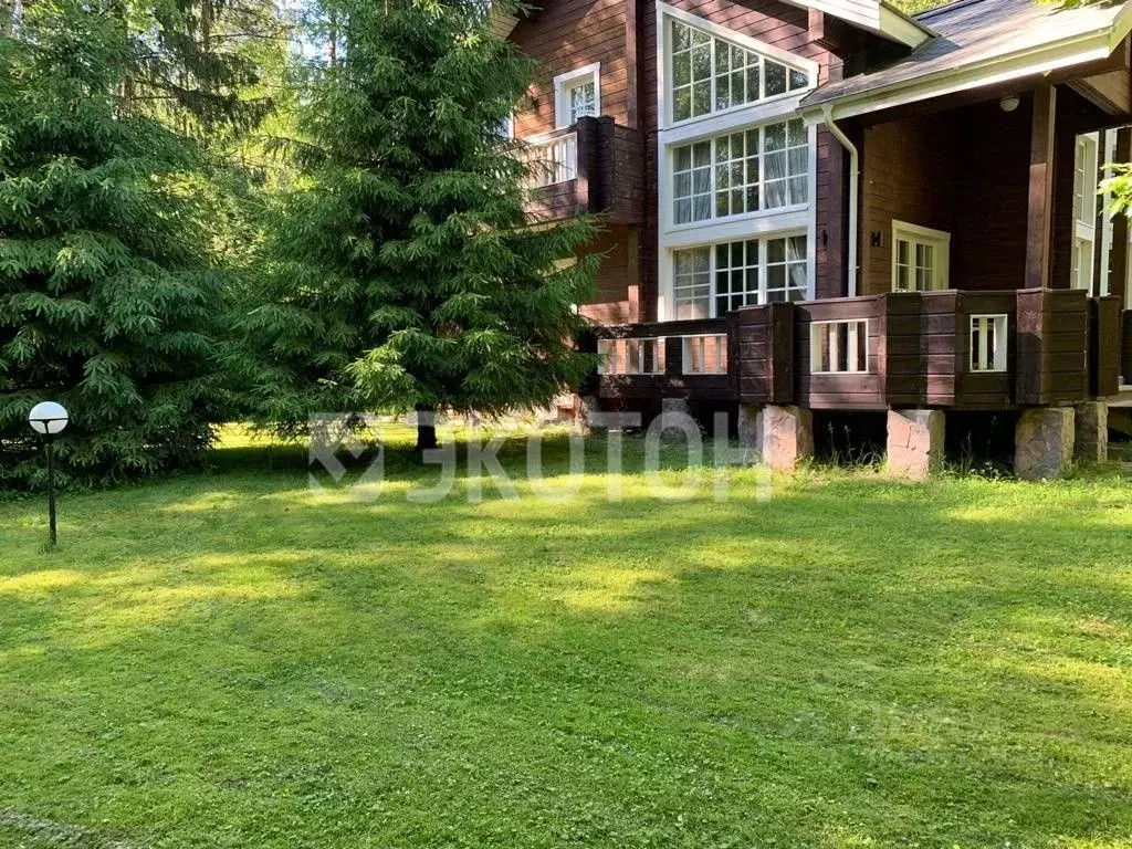 Дом в Санкт-Петербург пос. Комарово, Лесная ул., 29 (350 м) - Фото 1