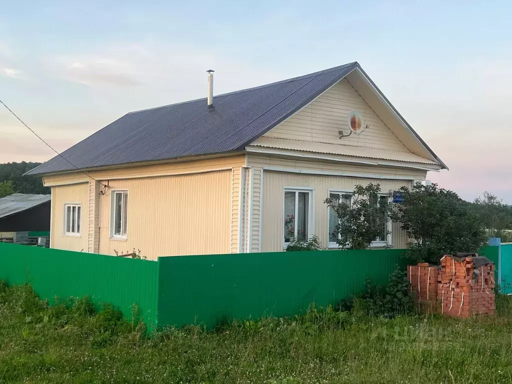 Дом в Башкортостан, Нуримановский район, Новокулевский сельсовет, д. ... - Фото 0