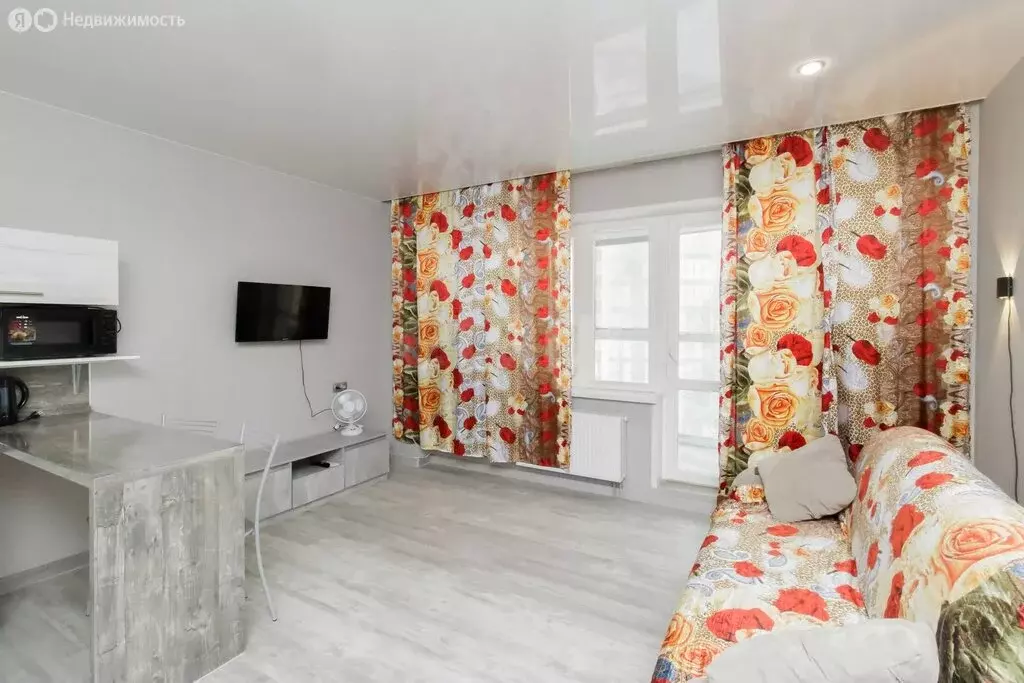 Квартира-студия: Тюмень, улица Федюнинского, 64 (30 м) - Фото 2