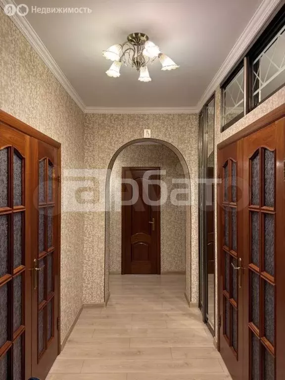3-к. квартира, 83 м, 3/3 эт. - Фото 1