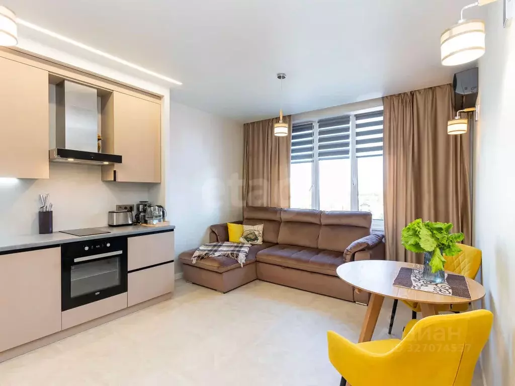 2-к кв. Тюменская область, Тюмень ул. Фармана Салманова, 12 (60.5 м) - Фото 1