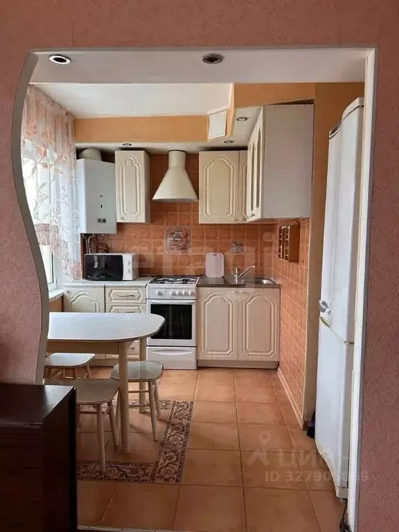 3-к кв. Калужская область, Калуга ул. Степана Разина, 93 (57.0 м) - Фото 2