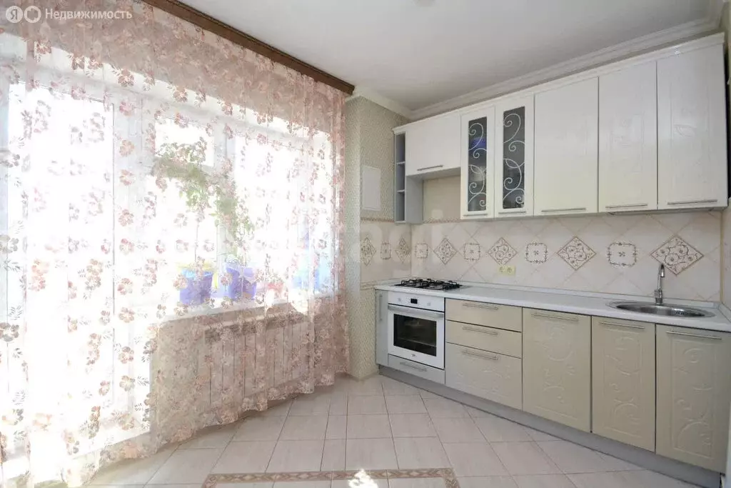 2-комнатная квартира: Якутск, улица Богдана Чижика, 27 (63.6 м) - Фото 0