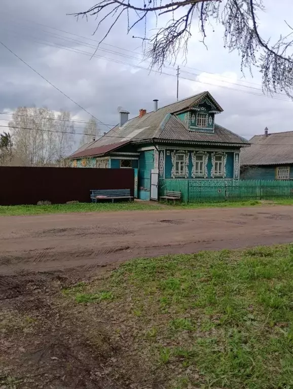 Дом в Тверская область, Старицкий муниципальный округ, д. Красное 49 ... - Фото 1