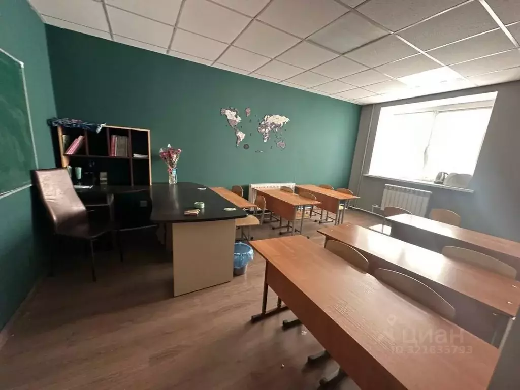 Помещение свободного назначения в Татарстан, Набережные Челны просп. ... - Фото 1