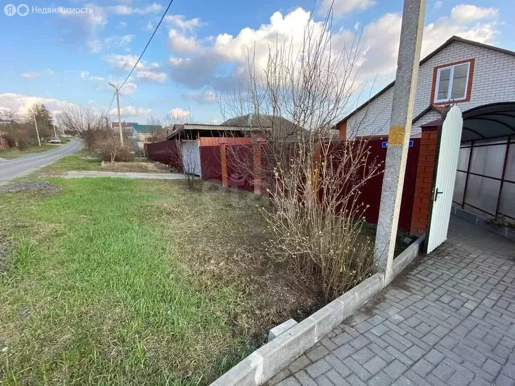 Дом в Октябрьский, рабочий посёлок Октябрьский, улица Кирова (87.2 м) - Фото 1