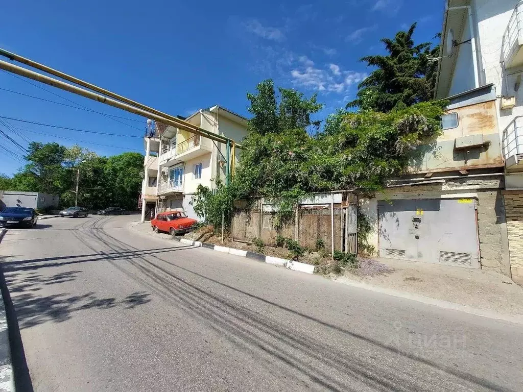 Гараж в Крым, Ялта ул. Ореховая, 14 (30 м) - Фото 1