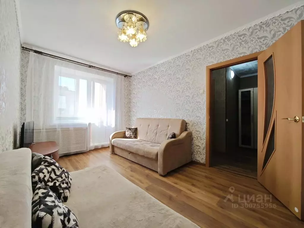 1-к кв. Тюменская область, Тобольск 9-й мкр, 16 (35.0 м) - Фото 1