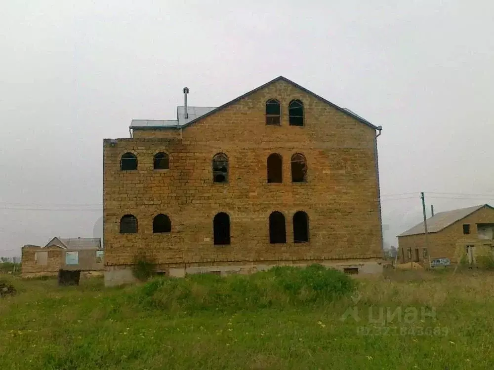 Дом в Крым, Сакский район, с. Лесновка ул. Крымская (637 м) - Фото 2