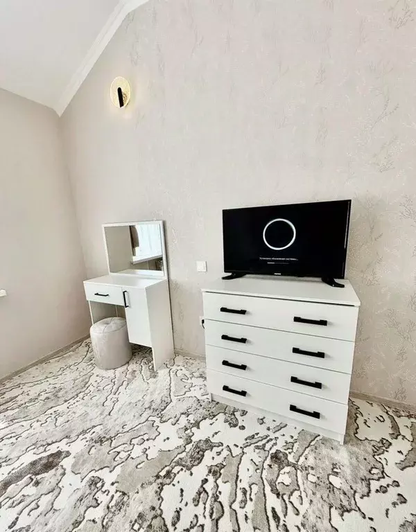 2-к кв. Крым, Симферополь ул. Геологическая, 12 (85.0 м) - Фото 2