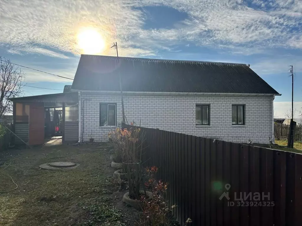 Дом в Брянская область, Навлинское городское поселение, д. Сергино ул. ... - Фото 1