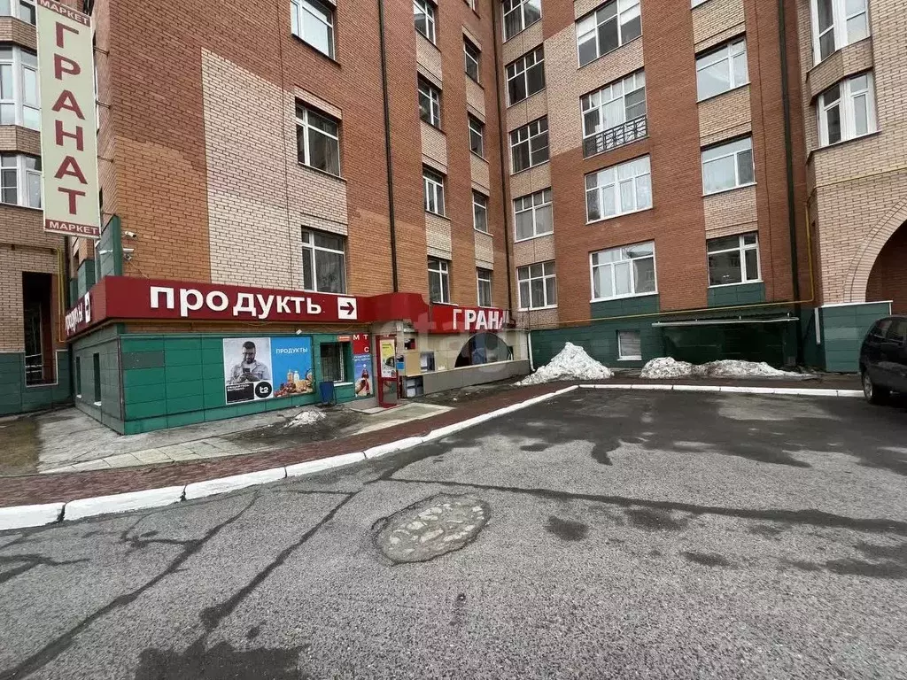 Торговая площадь в Ханты-Мансийский АО, Ханты-Мансийск ул. ... - Фото 0